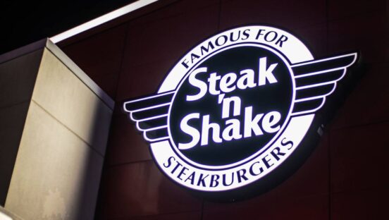 Steak 'n Shake sign at night.